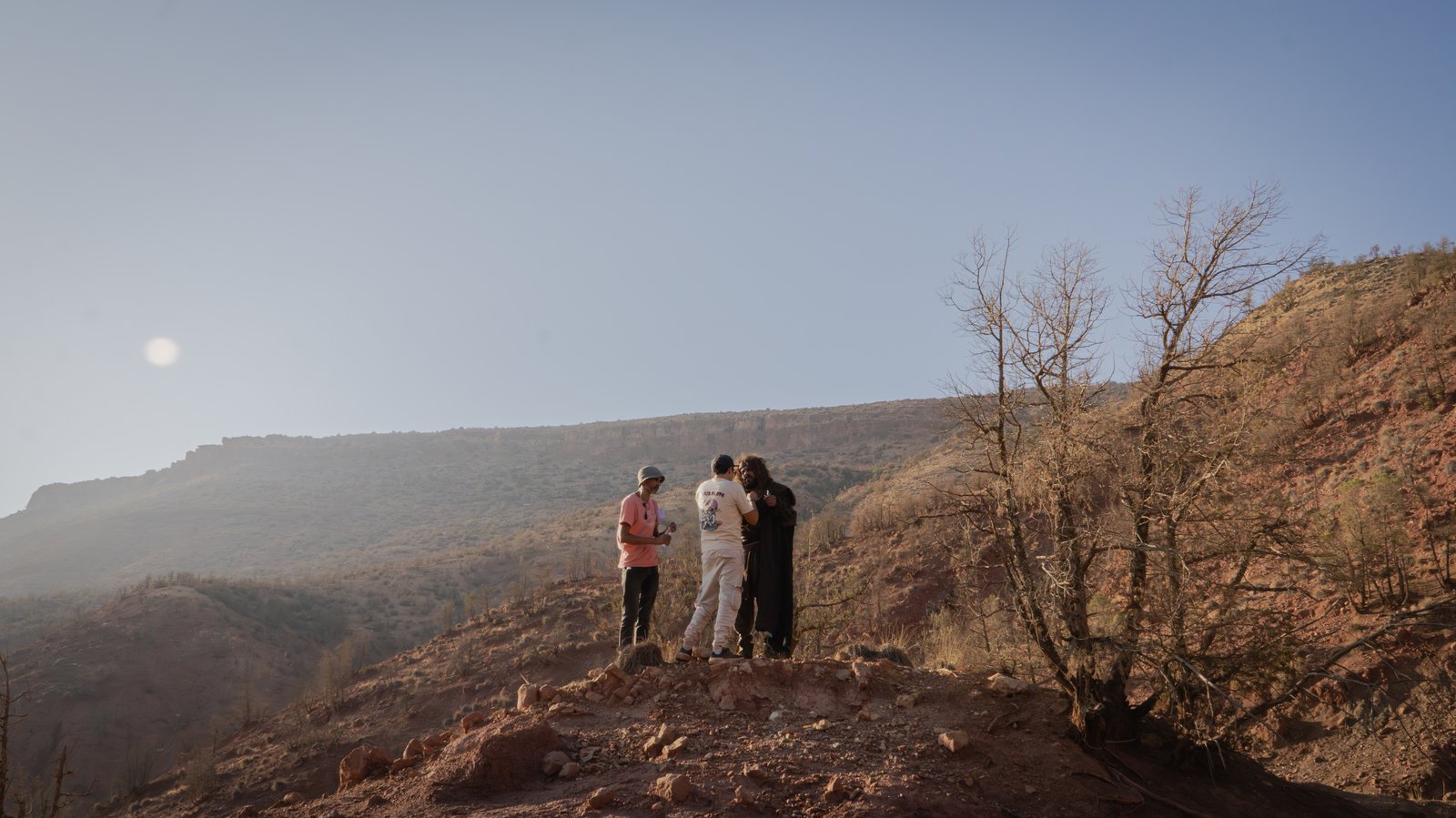 Repérage en montagne au Maroc